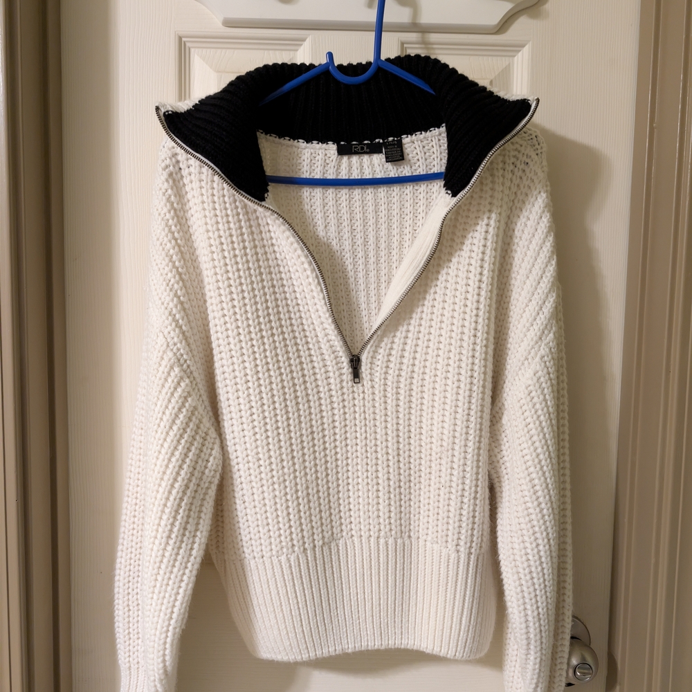 White Knit Sweater with Black Collar
